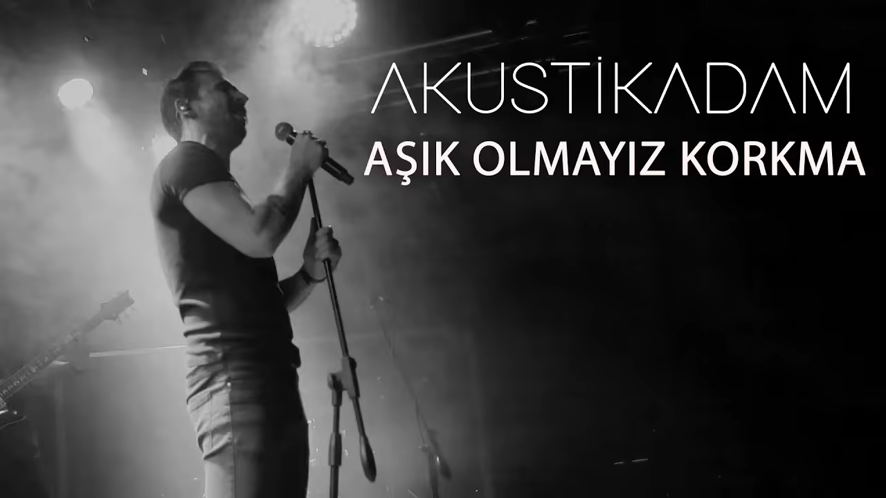 Akustikadam - Aşık Olmayız Korkma (Canlı Performans)